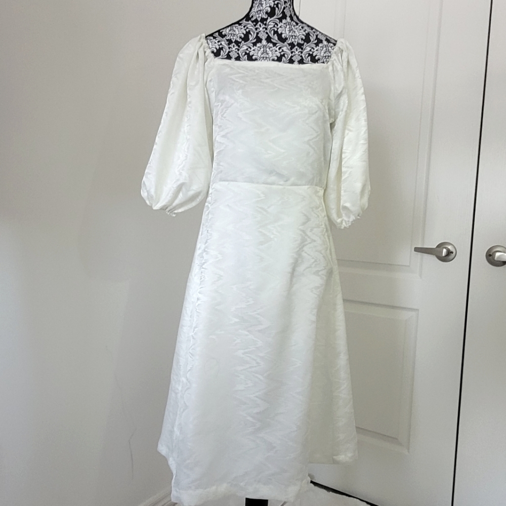 Puffy sleeve with dress